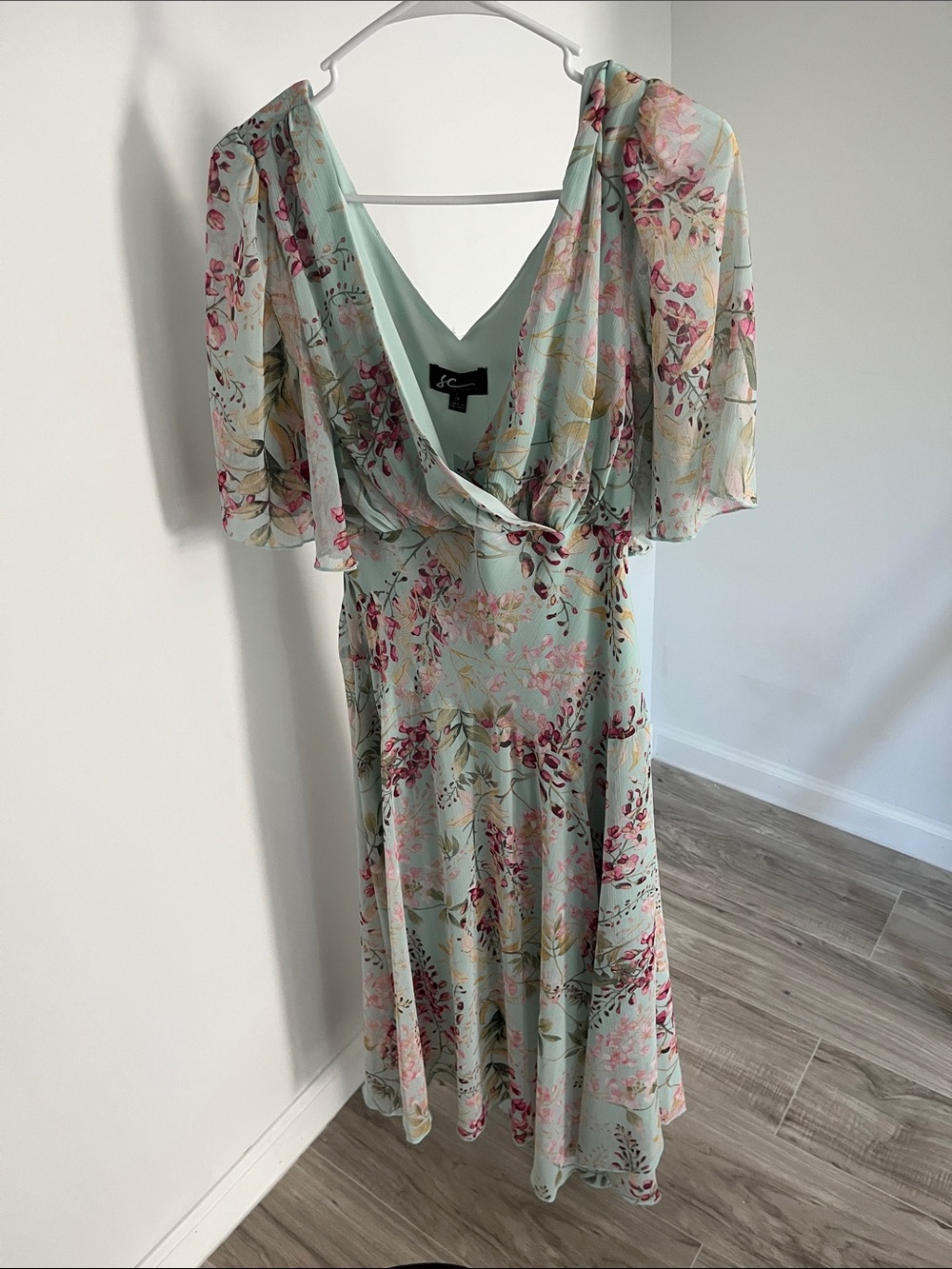 Floral Mint Green Maxi Dress with Flutter Sleeves